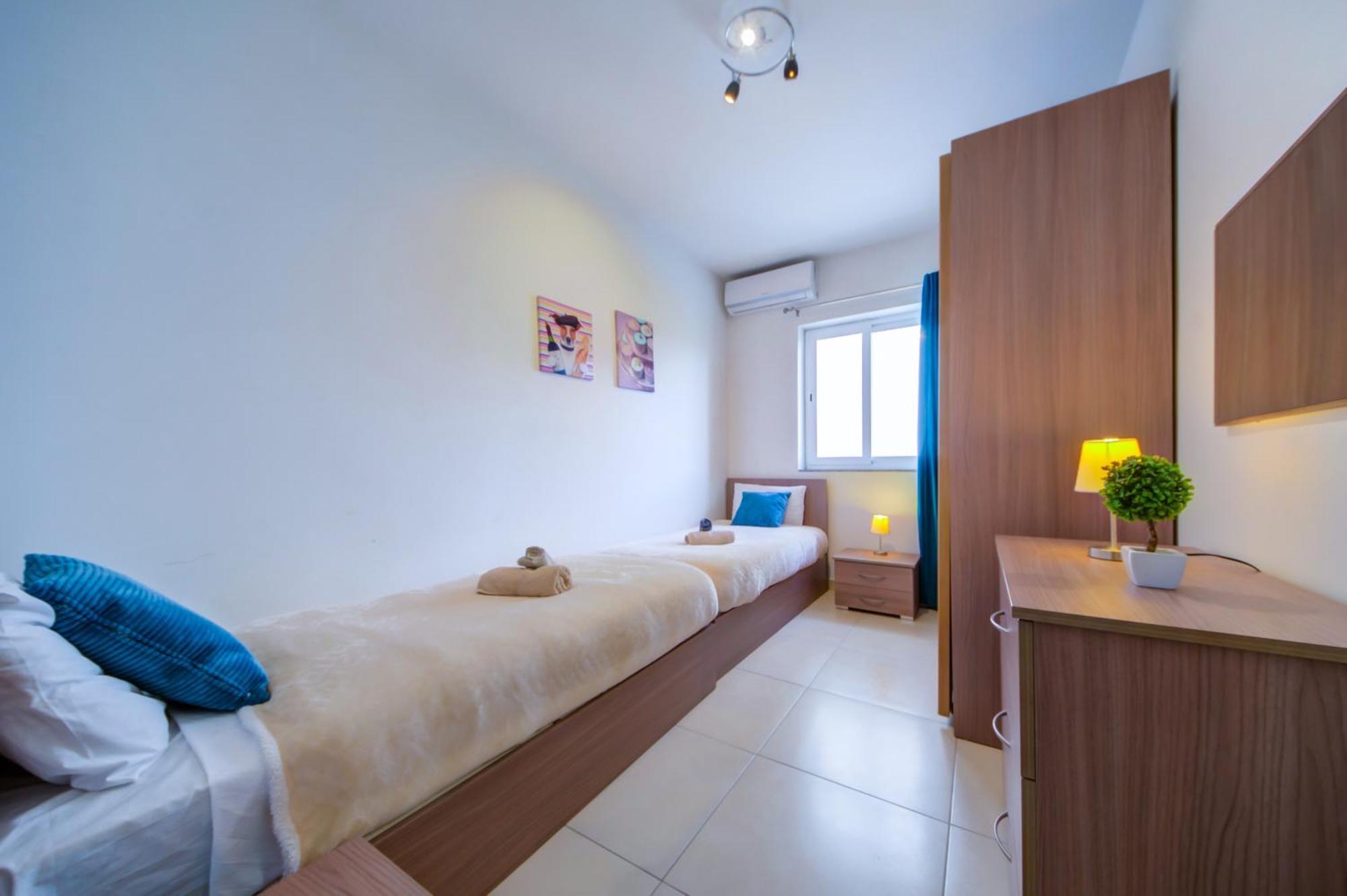 Prime Location, Modern Apartment In St Julian'S, Paceville, Apt 8 By Vaganza Saint Julian's ภายนอก รูปภาพ