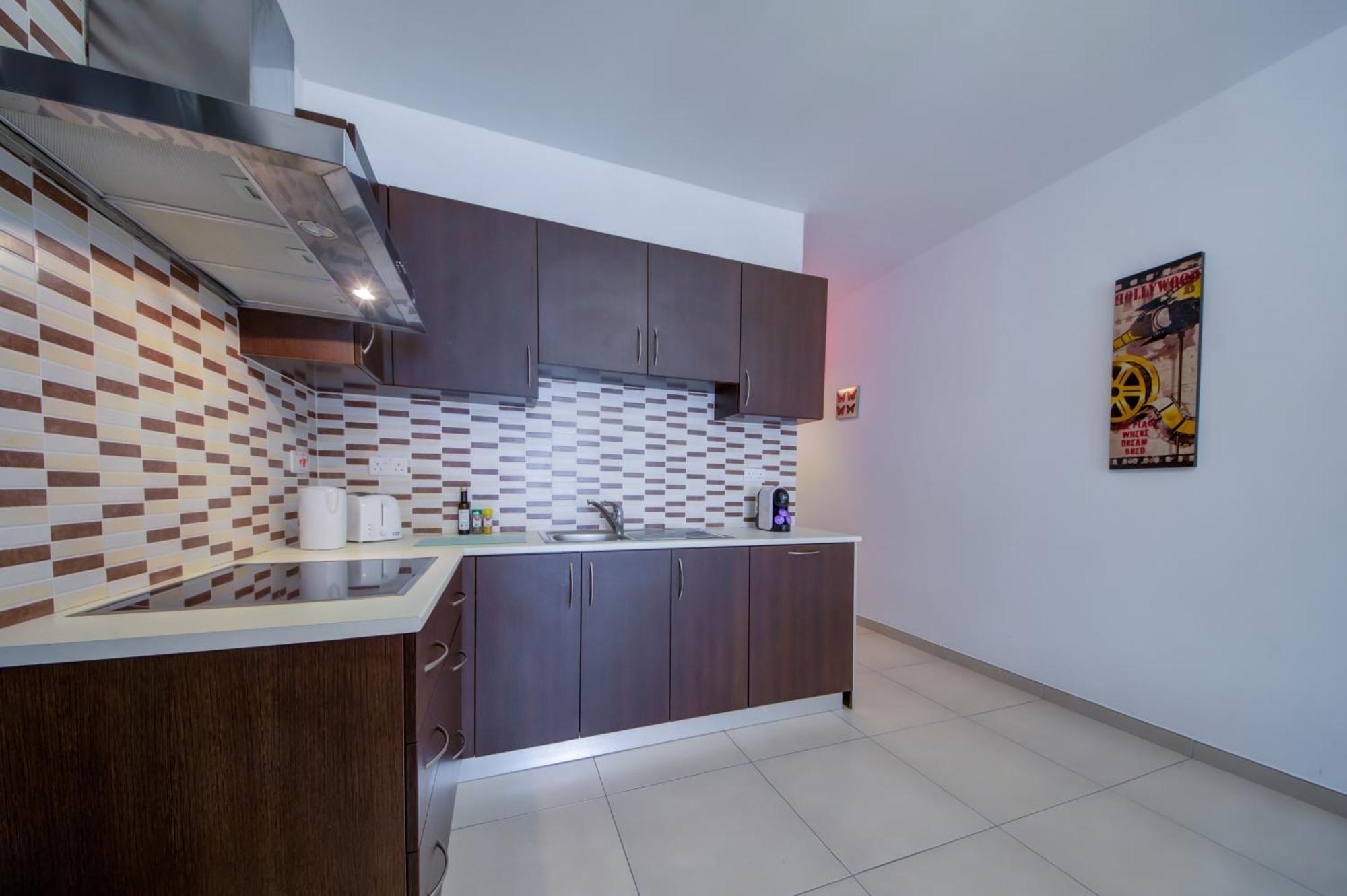 Prime Location, Modern Apartment In St Julian'S, Paceville, Apt 8 By Vaganza Saint Julian's ภายนอก รูปภาพ
