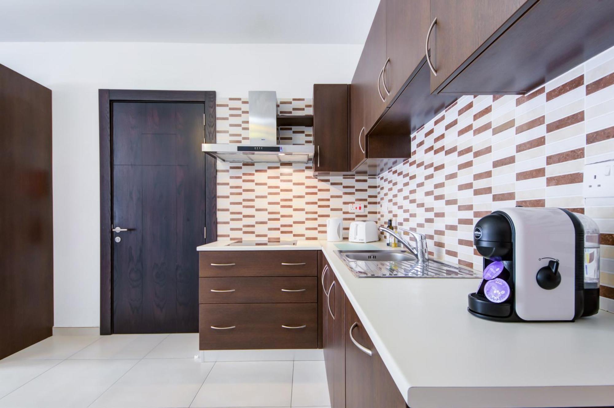 Prime Location, Modern Apartment In St Julian'S, Paceville, Apt 8 By Vaganza Saint Julian's ภายนอก รูปภาพ