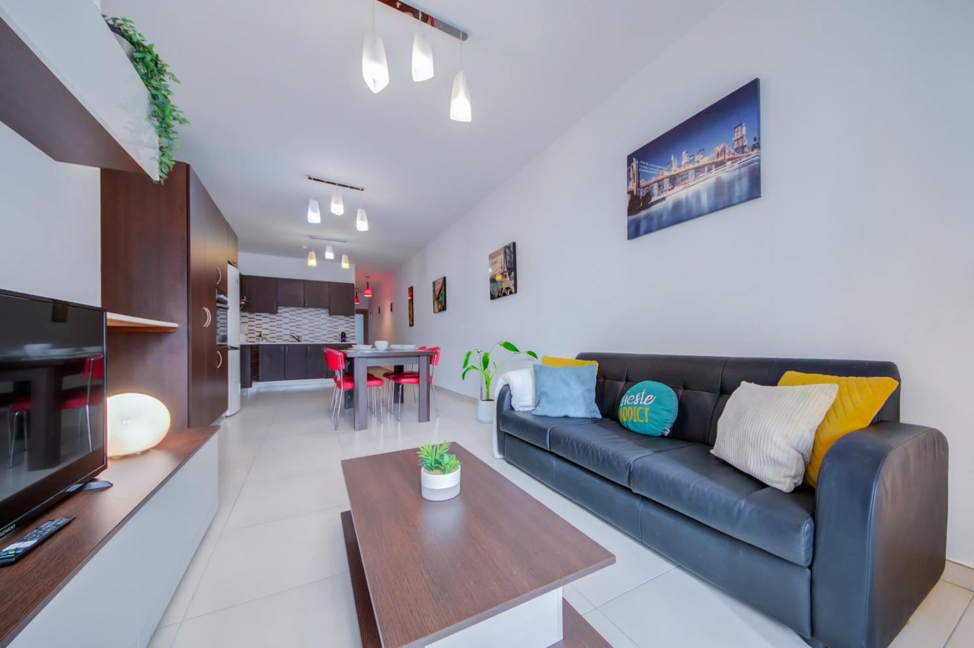 Prime Location, Modern Apartment In St Julian'S, Paceville, Apt 8 By Vaganza Saint Julian's ภายนอก รูปภาพ